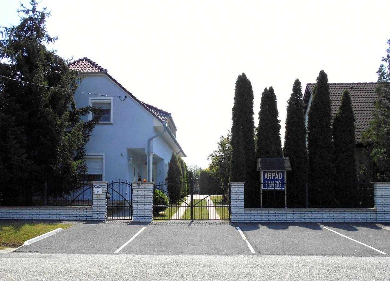 Arpad Panzio Bed & Breakfast Gyor Exterior photo