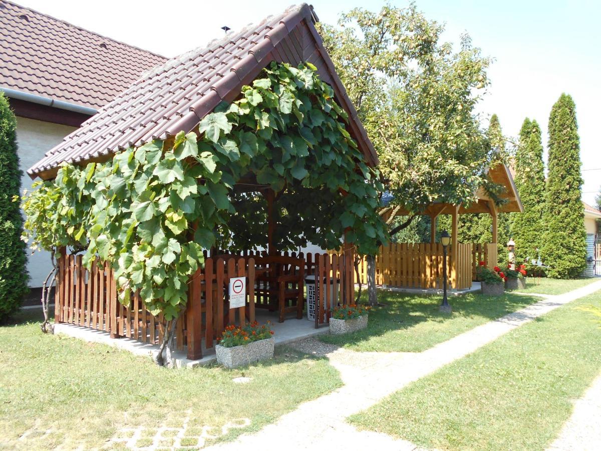 Arpad Panzio Bed & Breakfast Gyor Exterior photo